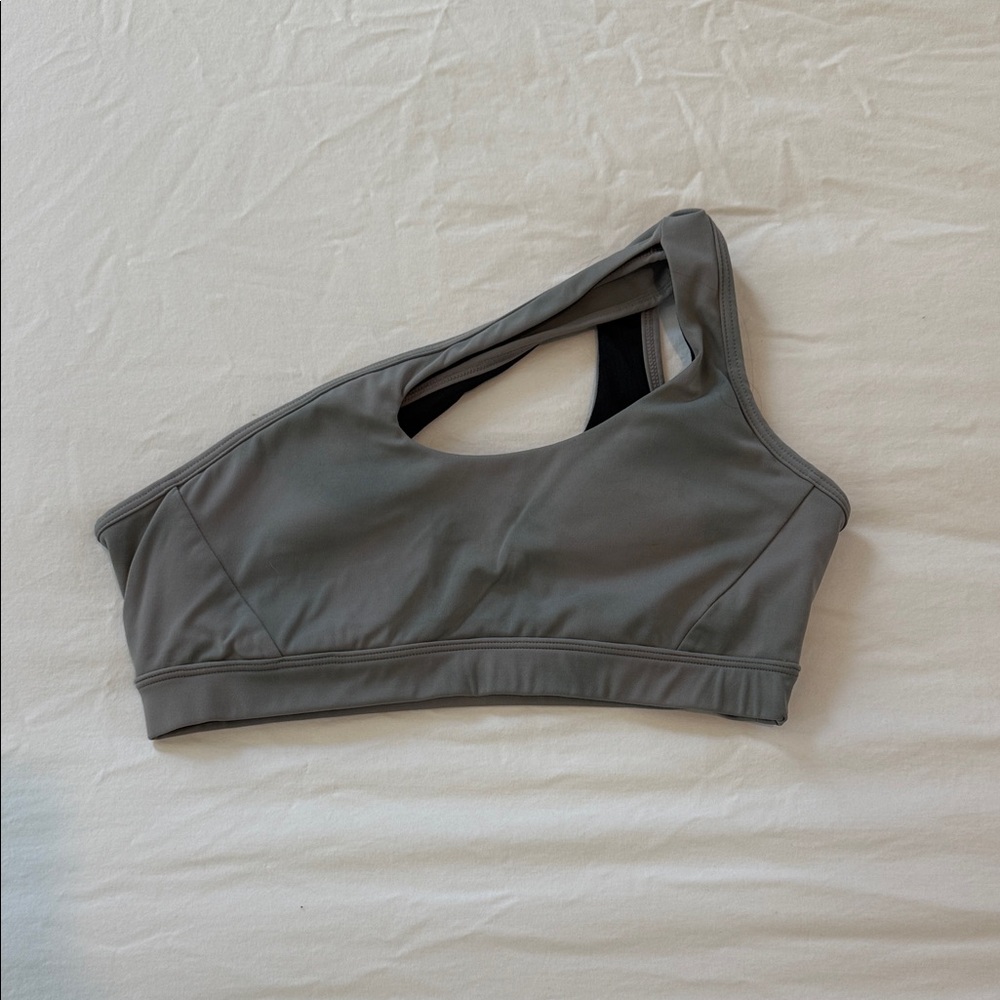 One shoulder sports bra